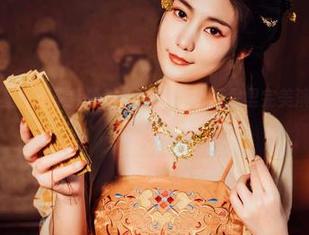 最新写真，星澜想来杯珍珠奶茶在2b比基尼里完美演绎随性与优雅的碰撞！