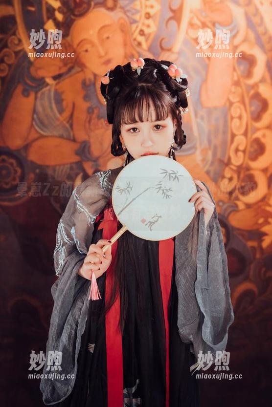 晕崽Zz 晕崽Zz的最新写真,真是让人意外的小豹精,情绪有点微妙。