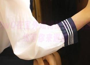 木棉棉OwO在室外短裙的隐秘花园里，在线等你来遐想
