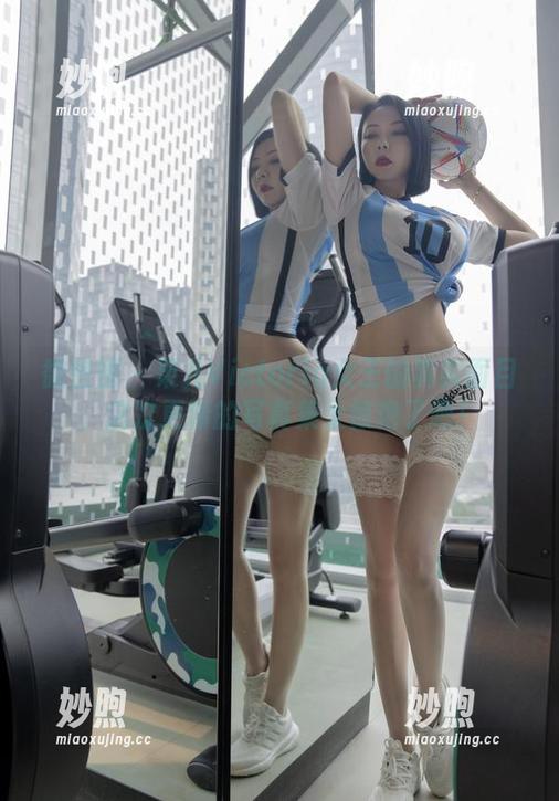 微密圈 - 果儿Victoria女王的真实面目，这次更新的写真集太惊艳了吧！