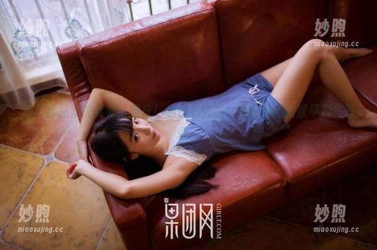 果团网 写真作品里的女神:起床!别让我失望,果团网的幽默早晨在等你。