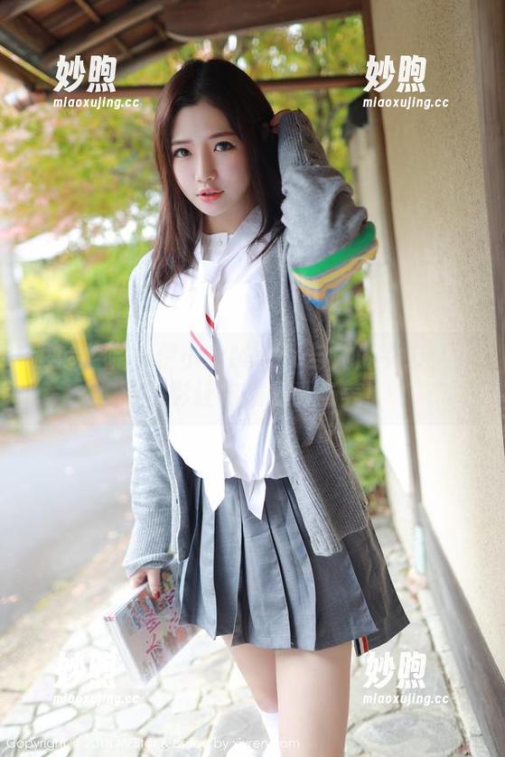模范学院 - 伊小七MoMo与她的女友：高清摄影让你感受爱与美！