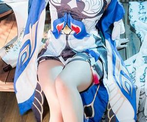 我发现了，洛璃LoLiSAMA的吉他妹妹总能让你把目光停留在那一刻的写真