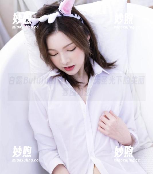 白露Bululu的丝袜时刻：无圣光下的美丽套图幻想