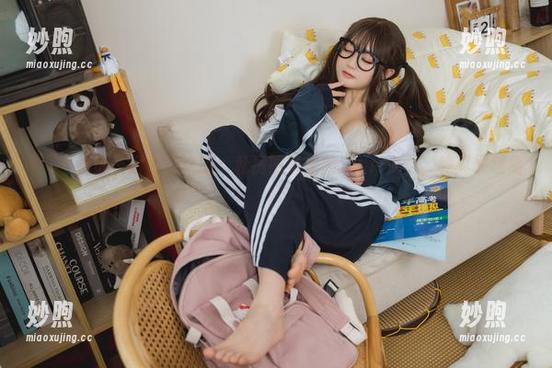 神沢永莉 神沢永莉的圣诞奇幻之旅:私房图集里的Suiri少女,纯真又迷离!