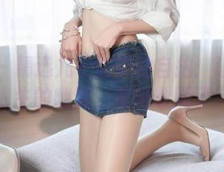秀人网 - 精选九千柒柒的自拍：让你怀疑人生的幽默，被她收服了！