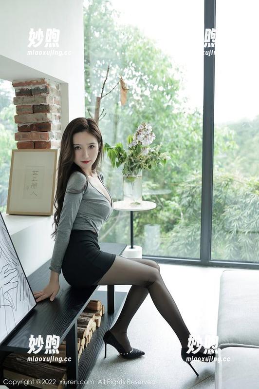 秀人网 - 梦幻中的可可芝女仆，超高清壁纸，心动不已！