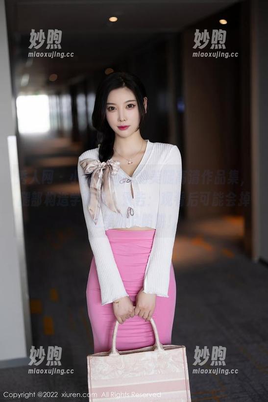 秀人网-小甜angle 秀人网 - 小甜angle的美腿高清作品集,腿部构造学课堂,警告:观看后可能会掉进美丽的陷阱!