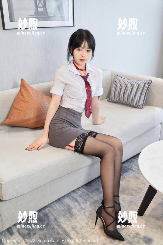 秀人网-林星阑 秀人网 - 从未见过的林星阑:图包里的连衣裙如此撩人!