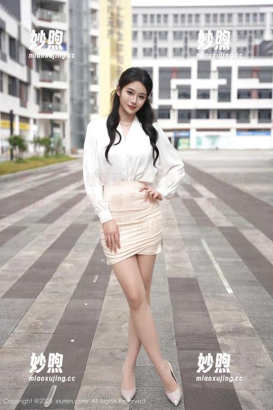 秀人网 - 在线感受“美桃酱”的海南心愿旅拍，简直是一幅“为什么人生不能天天在海边”的作品！