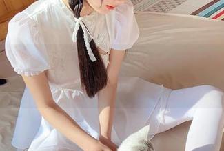 稚乖画册 - 私房写真大揭秘：夜夜带你探险天台停车场的肉丝世界！