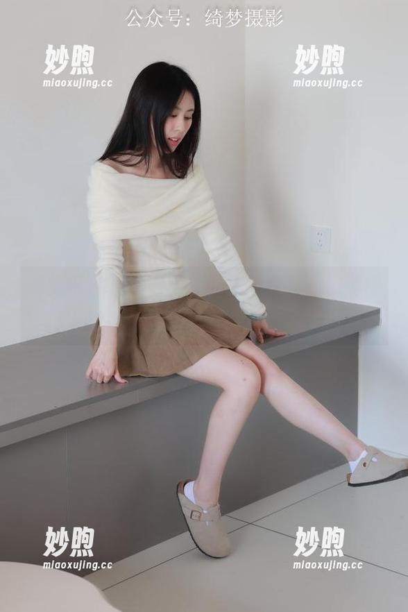 绮梦摄影-姜姜 绮梦摄影 - 跟着姜姜的网袜写真,高清得我都快沉浸在这神秘的氛围里了~