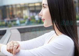 蜜桃社 - 看Gina的全套毛衣，忍不住想：这是收集温暖还是收集眼球？