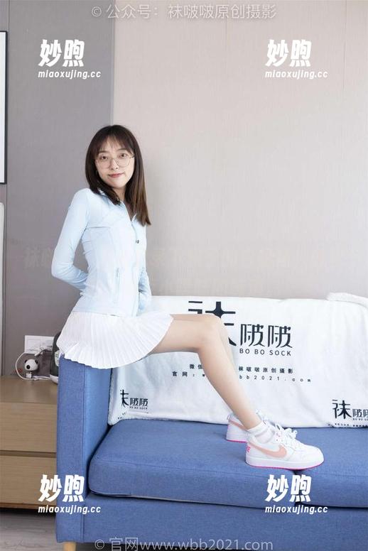 袜啵啵-稚予 袜啵啵 - 图片记录下稚予的白船袜,感觉有一点点小暧昧的味道。
