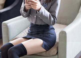 语画界 - 聊聊Emily顾奈奈酱的双马尾图包，感觉这里藏着无限的俏皮和梦幻！