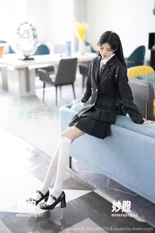 语画界-绯月樱_Cherry 语画界 - 看绯月樱_Cherry的妹妹作品,仿佛在一场梦中游走,万万不想醒来的那种。