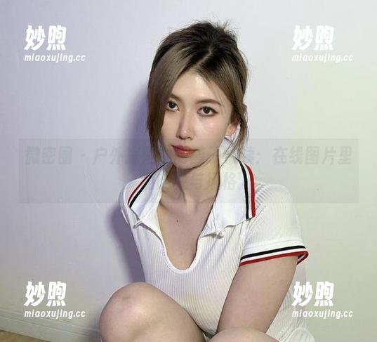 醇子小姨 微密圈 - 户外探险中的醇子小姨:在线图片里的随性与风格