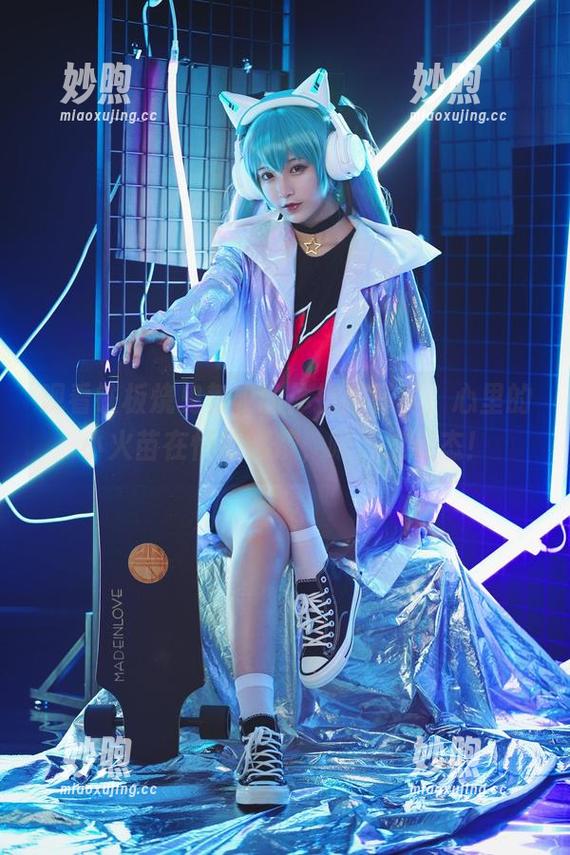 铁板烧鬼舞w 观看铁板烧鬼舞w的体操服写真,心里的小火苗在悄悄燃烧,嘿,这姿态!