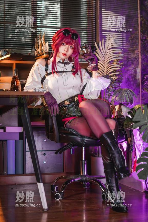 阿九从不咕咕(九言)的私房美图，猫耳娘上线！准备好被这萌化心灵的组合击中了吗？