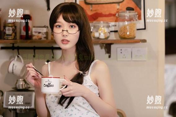 当阿包也是兔娘化身白兔miku：以为我会不心动吗？