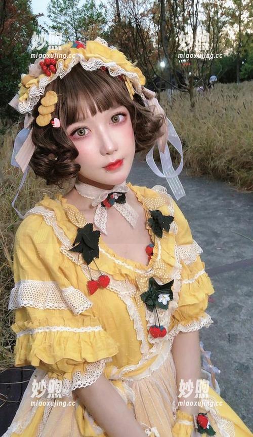 把阿包也是兔娘的图集和小裙子串起来，夜之钢琴曲悄悄在耳边响