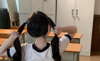 穿上短裤cos的阿薰kaOri，让我想起了那个夏天，不说也懂的暧昧！