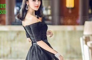 青豆客 - 艾小青的体操服在线图集，感觉有点不一样，想聊聊…
